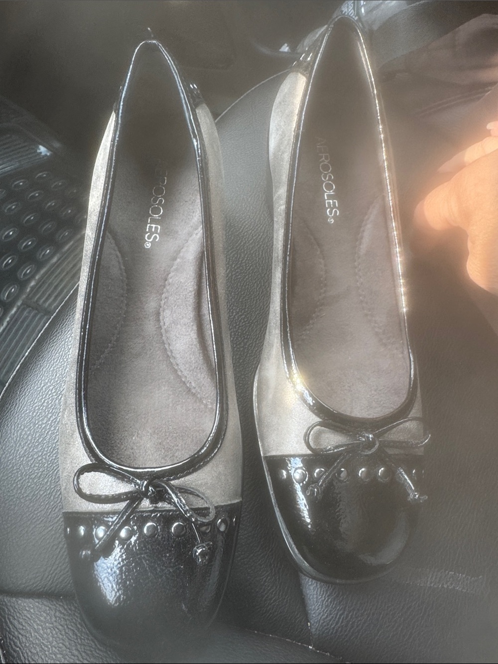 AEROSOLES Two-Tone Black and Gray Patent Toe Ballet Flats